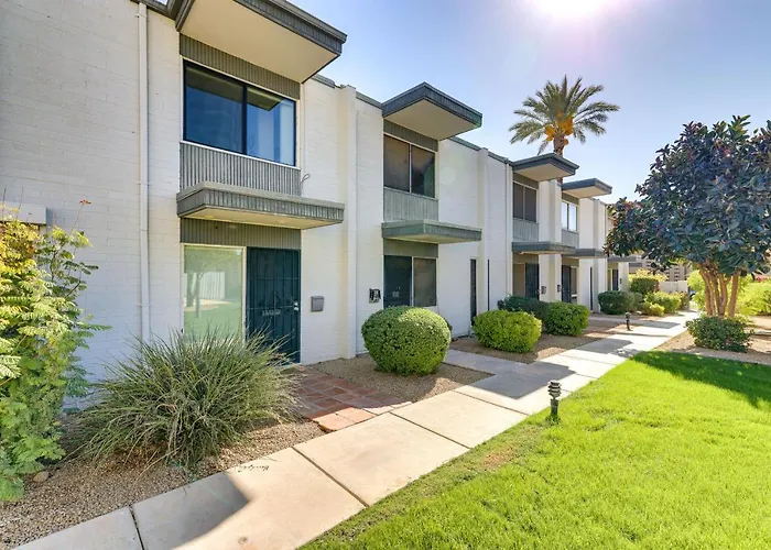 1 Mi To Old Town! Snowbird Escape W/ Pool Access