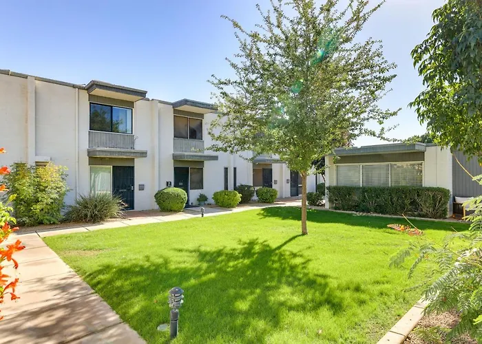 1 Mi To Old Town! Snowbird Escape W/ Pool Access *