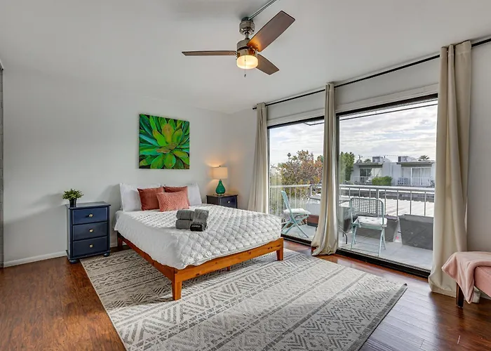 1 Mi To Old Town! Snowbird Escape W/ Pool Access Holiday home