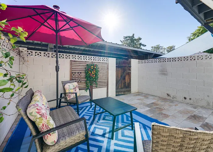 Holiday home 1 Mi To Old Town! Snowbird Escape W/ Pool Access *